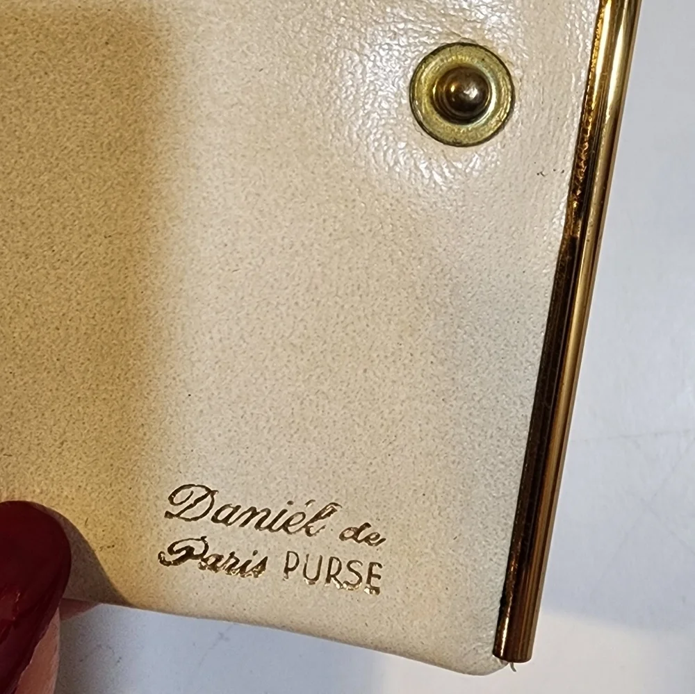 Daniel de Paris Vintage Ivory leather small Beaded  coins wallet